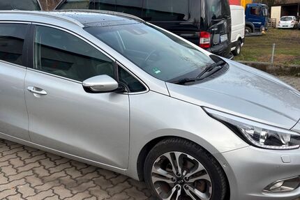 Kia ceed Sportswagon 199.840 km 5.990 &euro; Pulling bei Freising 85354