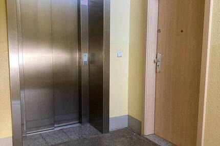 Wohnung Gera Innenstadt - 3 Zimmer, 67 m&sup2;, 405&euro; | Angebot:26919906