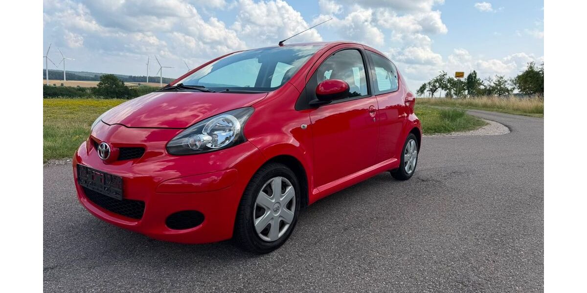 Toyota Aygo (X) 105.500 km 2.999 &euro; Essingen 73457