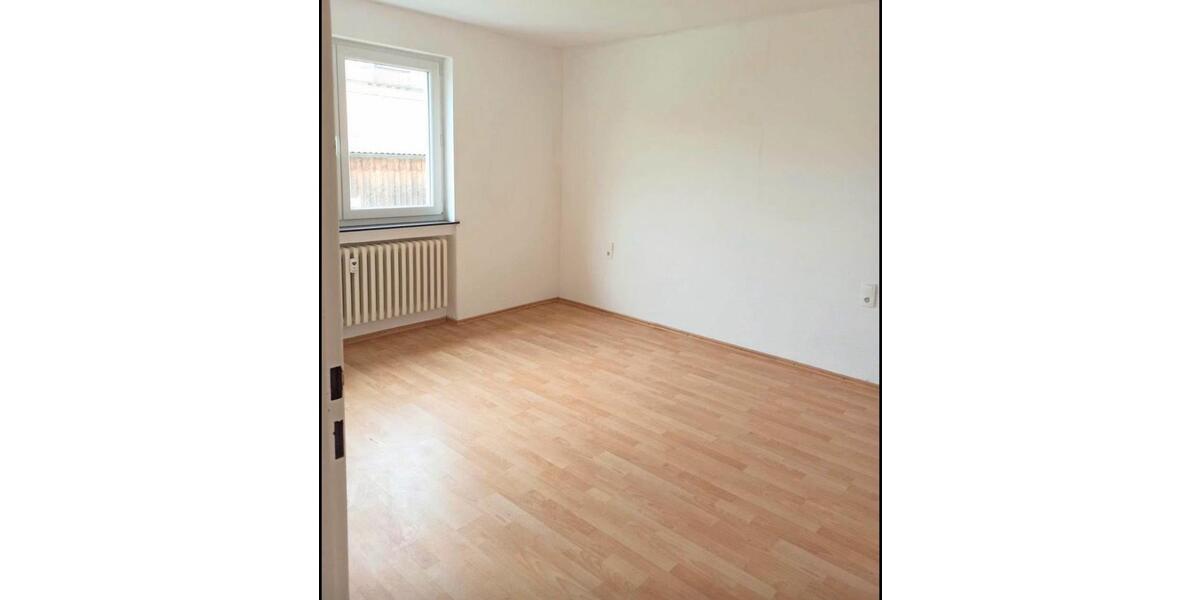 Erdgeschoßwohnung Bad Königshofen im Grabfeld - 3.5 Zimmer, 80 m&sup2;, 650&euro; | Angebot:25860441