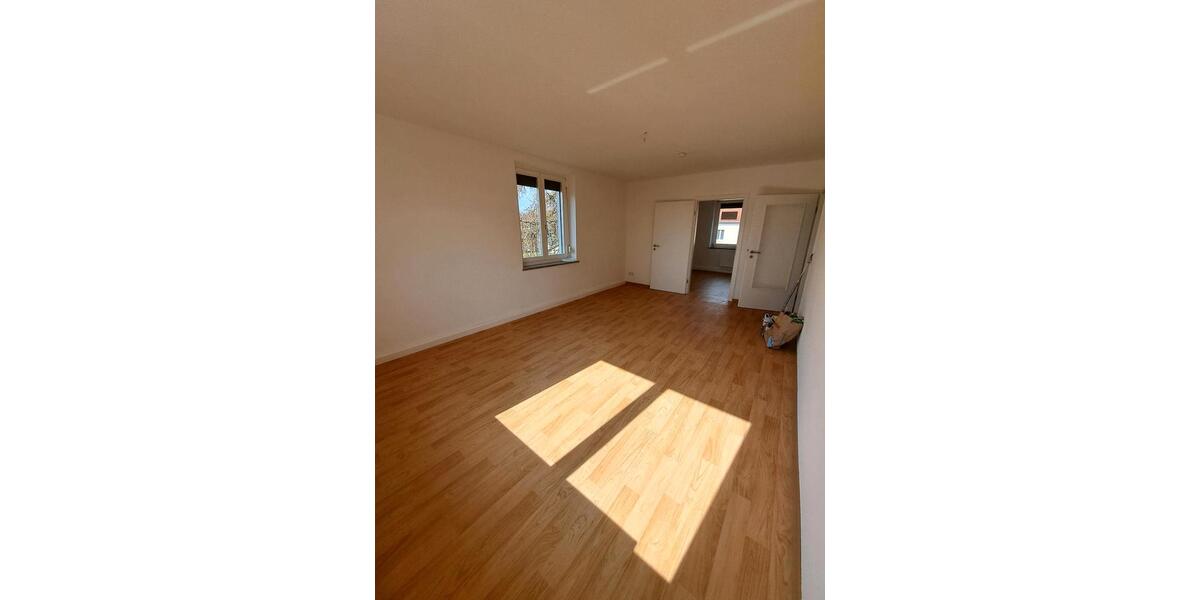 Etagenwohnung Hohenmölsen - 2 Zimmer, 54 m&sup2;, 47.500&euro; | Angebot:26115066