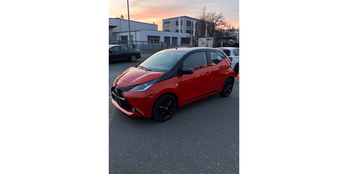 Toyota Aygo (X) 118.852 km 7.800 &euro; Fürth 90763