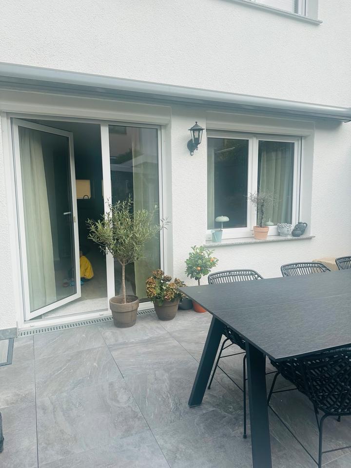 Modernes gut ausgestattetes 140 qm großes Rheihenmiittelhaus zimmer