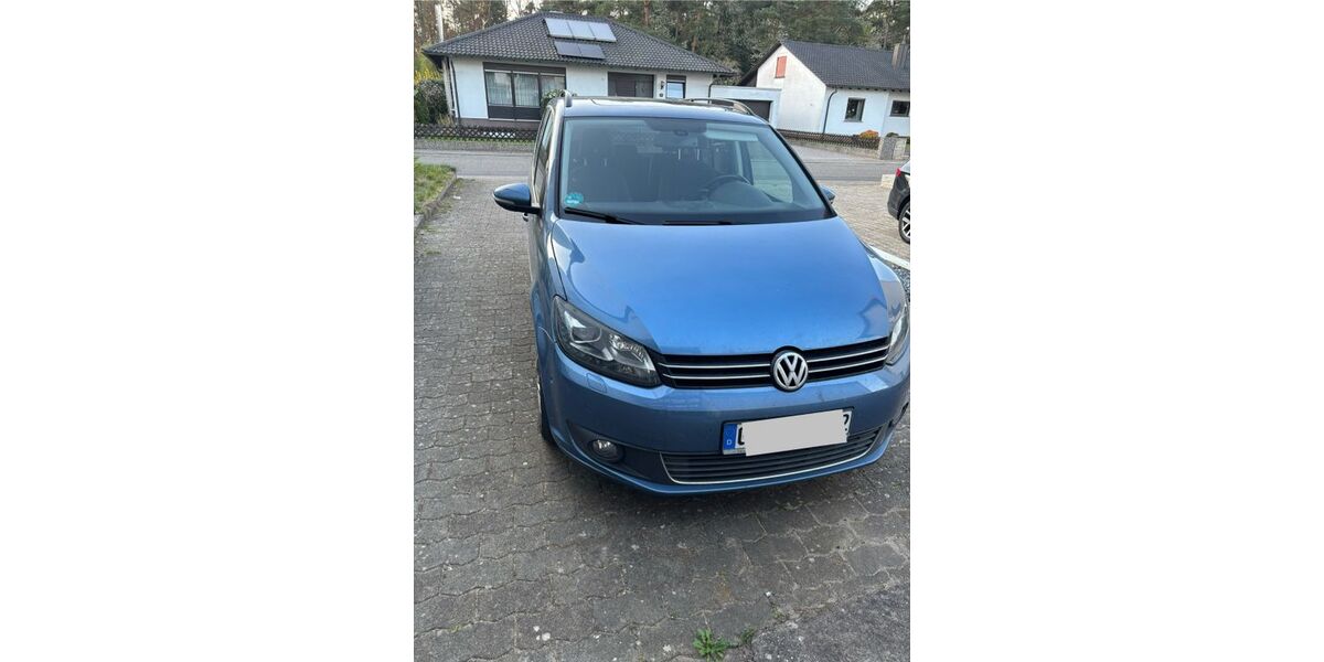 VW Touran 141.000 km 8.499 &euro; Berg 76768