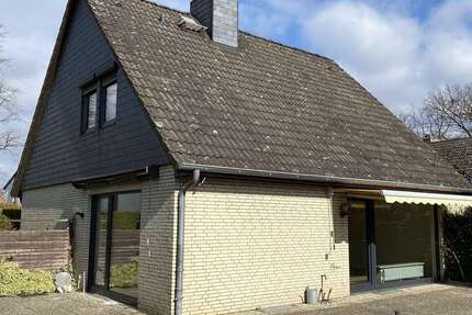 Haus zum Mieten in Norderstedt 2.350 € 139.88 m² 5 zimmer