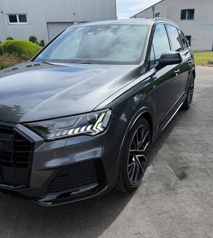 Q7