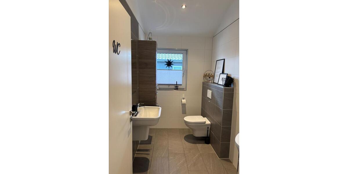 Dachgeschoßwohnung Uelsen - 5 Zimmer, 145 m&sup2;, 1.550&euro; | Angebot:26182591