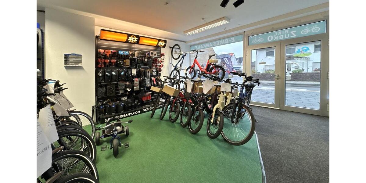 Vielseitig nutzbares Ladenlokal in Top-Lage – ca. 104 m² Gesamtfläche mit großer Fensterfront zimmer