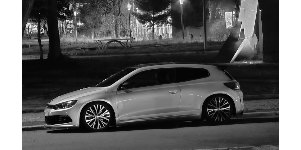 VW Scirocco 73.500 km 15.499 &euro; Ber 12524