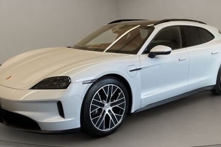 Porsche Taycan 8.436 km 88.900 &euro; Köln 50823