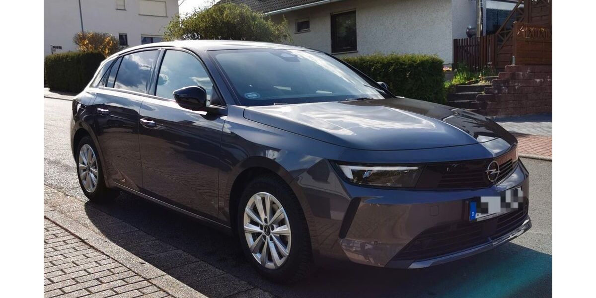 Opel Astra 9.000 km 22.000 &euro; Borken (Hessen) 34582