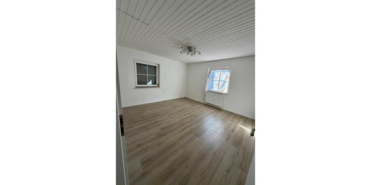 Etagenwohnung Hof Christiansreuth - 3 Zimmer, 75 m&sup2;, 749&euro; | Angebot:26380408