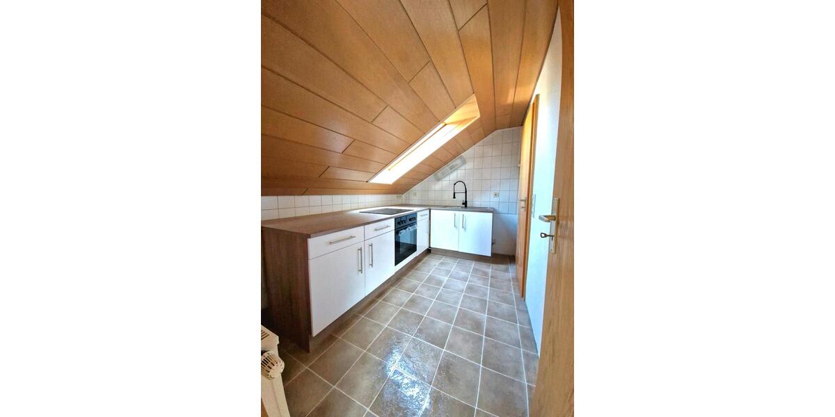 Dachgeschoßwohnung Obersulm - 3 Zimmer, 65 m&sup2;, 900&euro; | Angebot:25843640