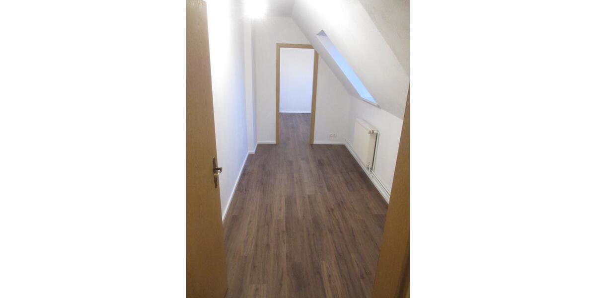 Dachgeschoßwohnung Aschersleben - 3 Zimmer, 70 m&sup2;, 40.000&euro; | Angebot:22415258