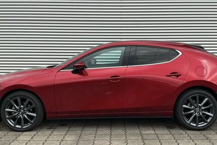 Mazda 3 9.950 km 24.980 &euro; Stade 21684