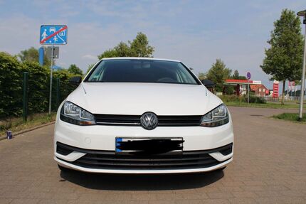 VW Golf 104.000 km 9.800 &euro; Glückstadt 25348