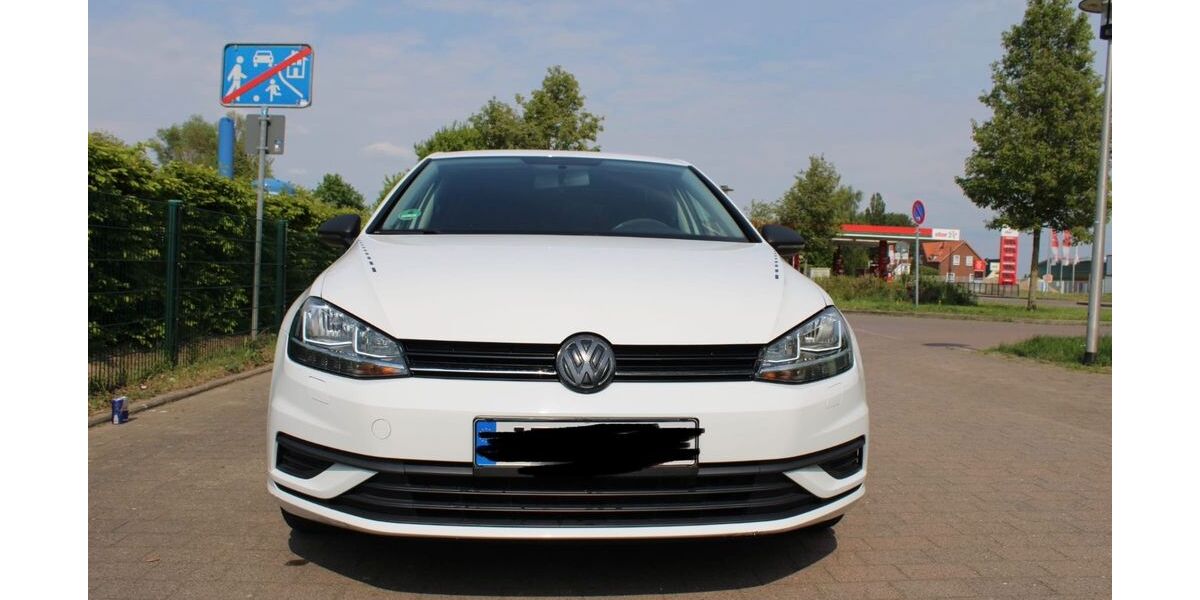 VW Golf 104.000 km 9.800 &euro; Glückstadt 25348