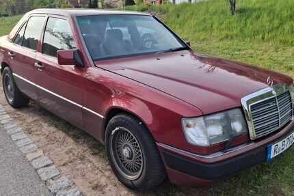Mercedes-Benz E 260 332.539 km 5.500 &euro; Bach an der Donau 93090