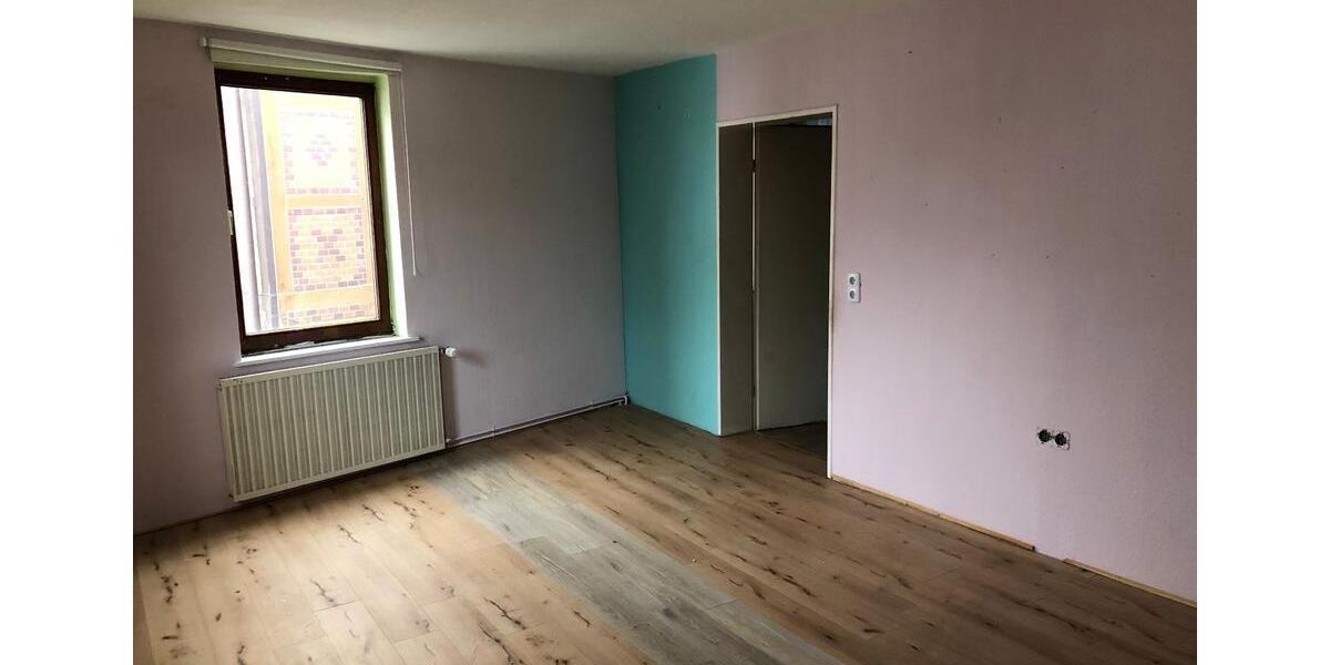 Einfamilienhaus Dassel - 9 Zimmer, 200 m&sup2;, 500&euro; | Angebot:26091813
