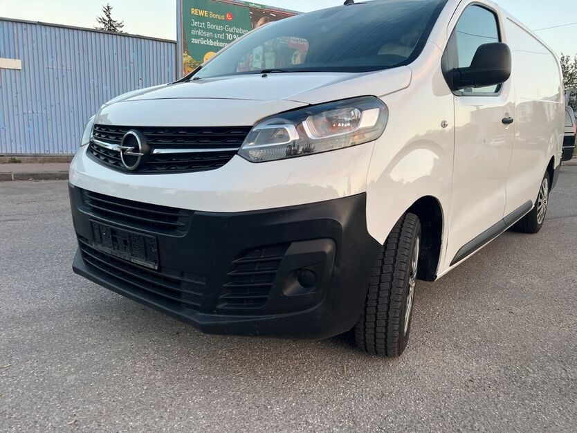 Opel Vivaro 173.562 km 9.950 € München 81245