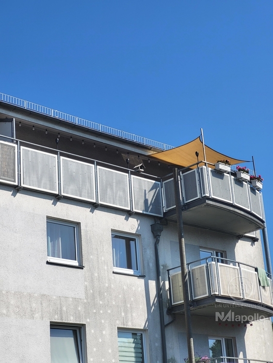 PROVISIONSFREIE DACHGESCHOSSWOHNUNG MIT WEITBLICK UND STELLPLATZ ALS KAPITALANLAGE! 4 zimmer