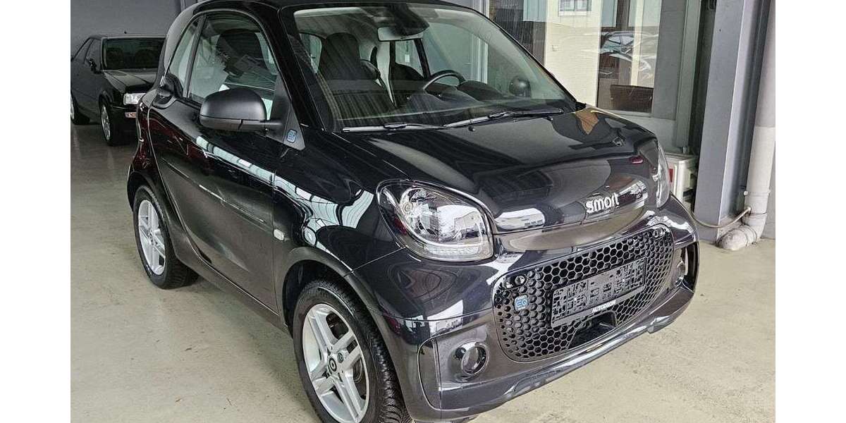 Smart forTwo 2.805 km 10.999 € Neckartailfingen 72666