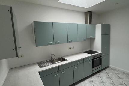 Moderne 3-Zimmer-Wohnung mit Küche & Bad & Garten & Stellplatz 3 zimmer