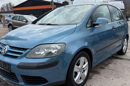 VW Golf 205.000 km 2.950 &euro; Höxter 37671