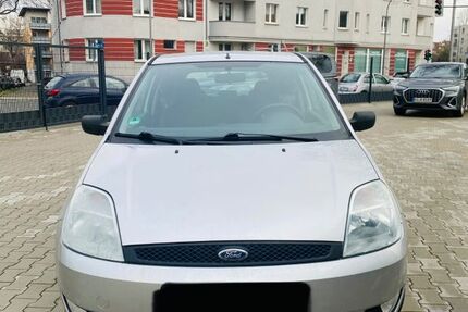 Ford Fiesta 144.500 km 3.599 &euro; Bochum 44789