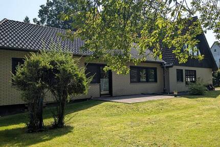 Großzügiges Einfamilienhaus mit Charme und Erweiterung in ruhiger Lage von Unterlüß-provisionsfrei ! 9 zimmer