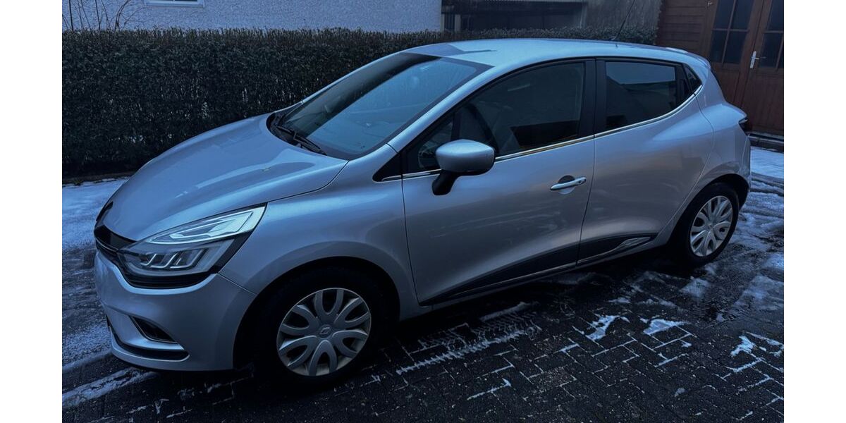 Renault Clio 150.000 km 8.200 &euro; Gillenfeld 54558