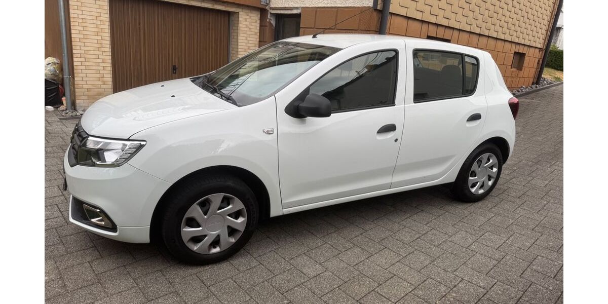 Dacia Sandero 90.100 km 5.400 &euro; Bad Marienberg 56470