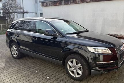 Audi Q7 289.000 km 6.950 &euro; Friedrichshafen 88045