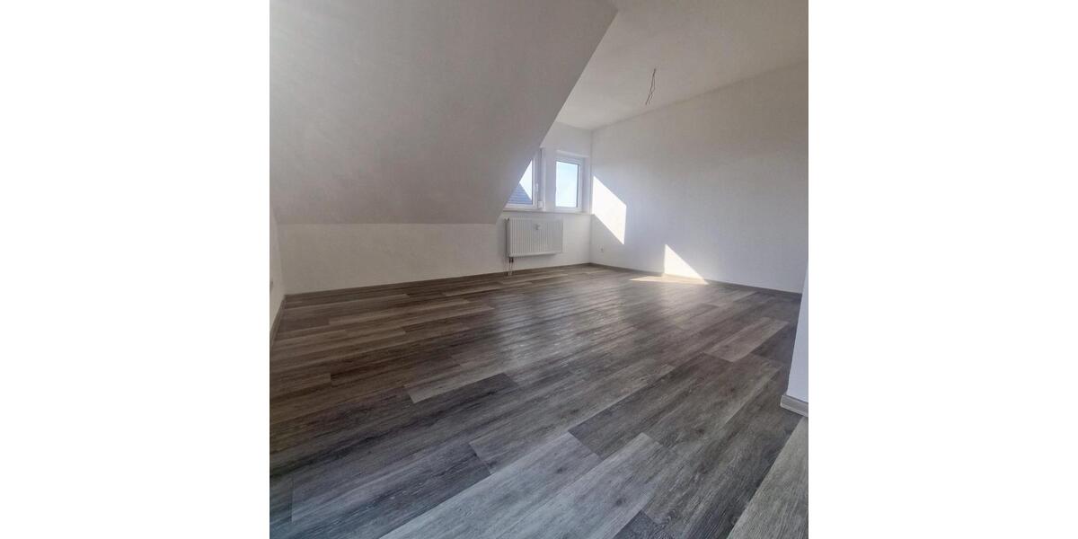 Dachgeschoßwohnung Bürstadt - 3 Zimmer, 72 m&sup2;, 930&euro; | Angebot:26302637
