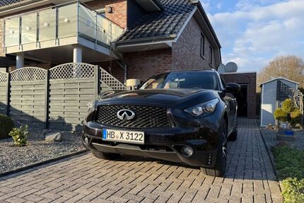 INFINITI QX70