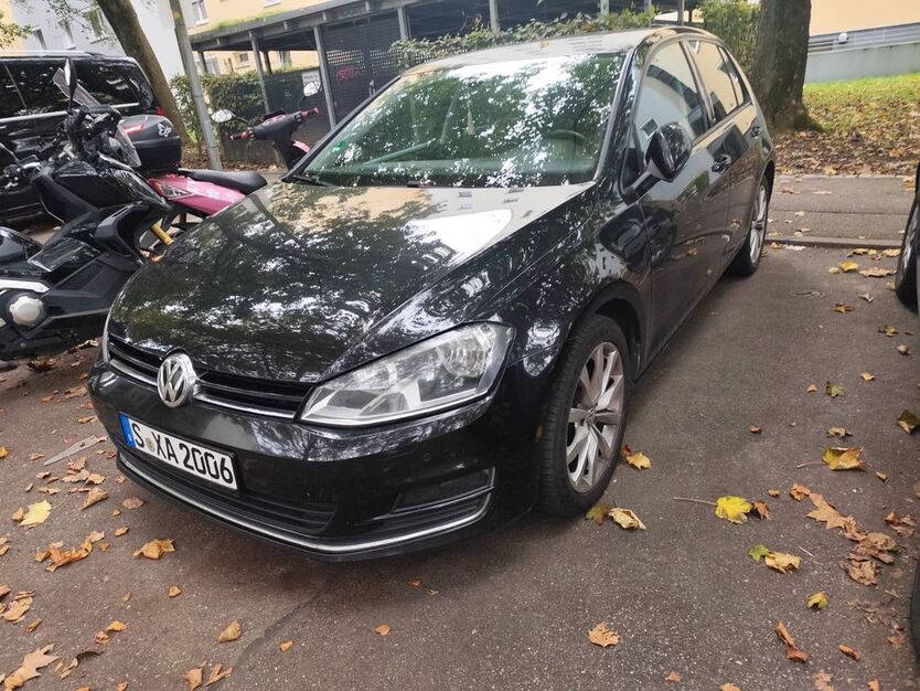 VW Golf 198.000 km 11.900 € Stuttgart 70376