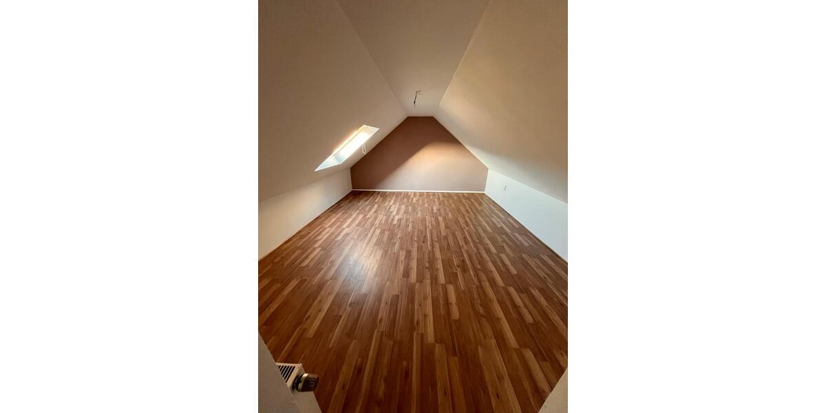 Dachgeschoßwohnung Greding - 2 Zimmer, 85 m&sup2;, 1.050&euro; | Angebot:26050541