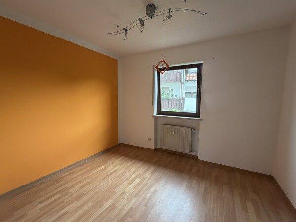 Etagenwohnung Lauf - 3 Zimmer, 77 m&sup2;, 800&euro; | Angebot:26852051