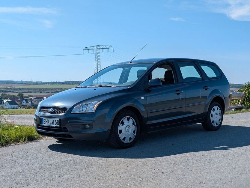 Ford Focus 216.000 km 1.750 € Bucha 07751