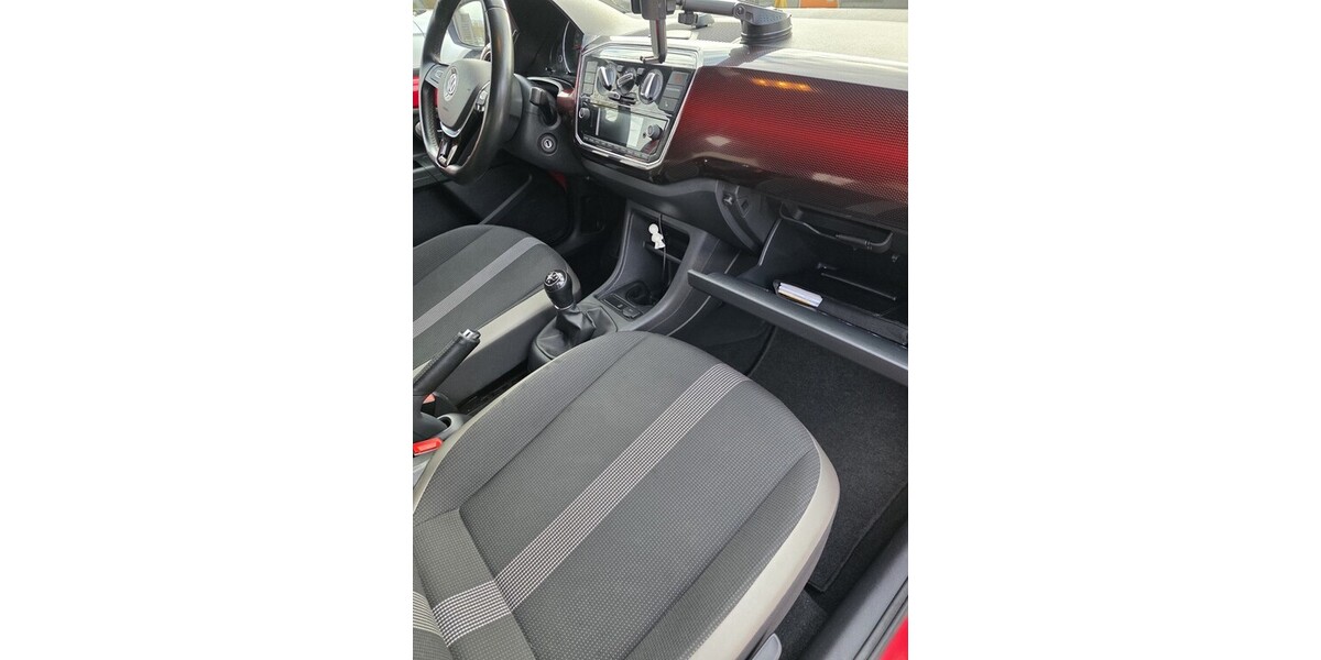 VW UP 176.500 km 6.300 &euro; Denkendorf 73770