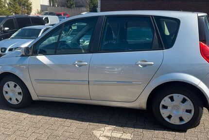 Renault Scenic 68.265 km 5.700 &euro; Bonn 53227