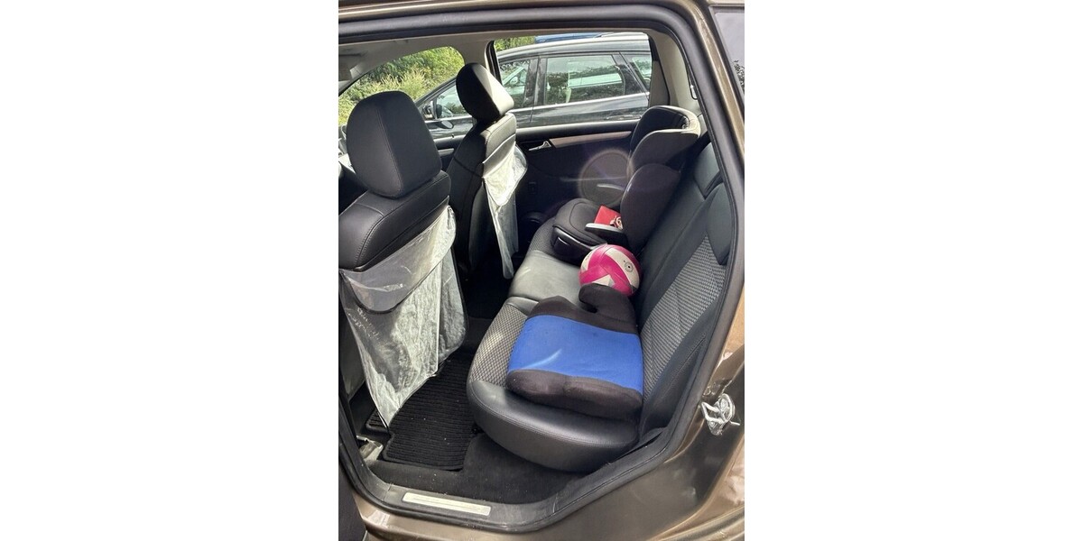 Mercedes-Benz 12.01.2009 193.333 km 3.300 &euro; Magdeburg 39104