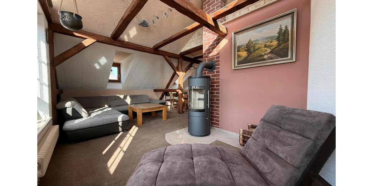 Doppelhaushälfte Treuen - 12 Zimmer, 150 m&sup2;, 180.000&euro; | Angebot:25656852