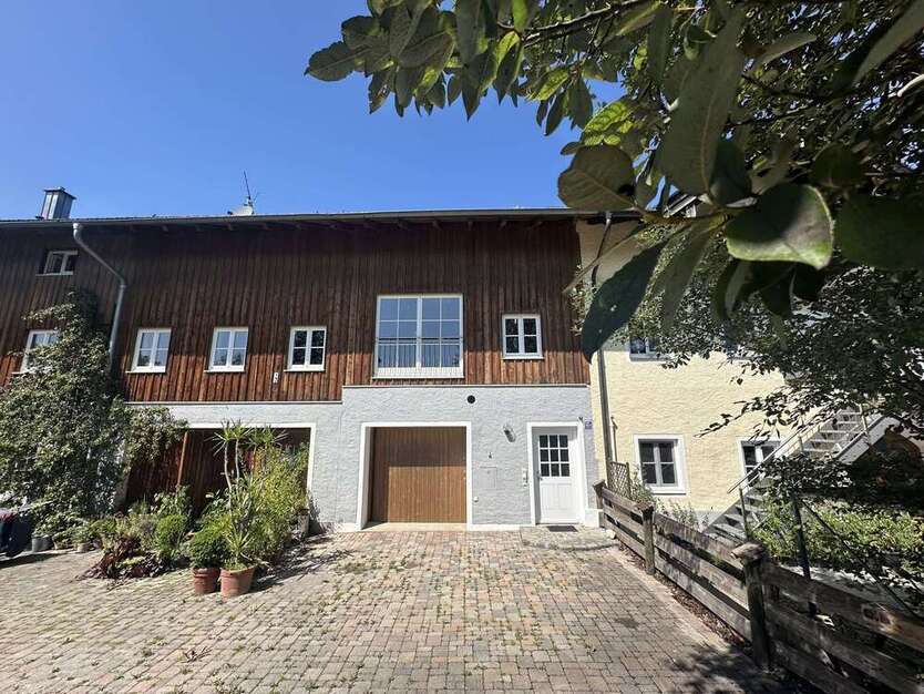 Haus zum Kaufen in Seeon-Seebruck 780.000 € 329.4 m²