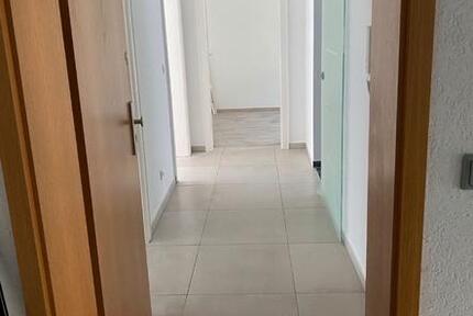 Wohnung EG, Balkon , Küche 3Z