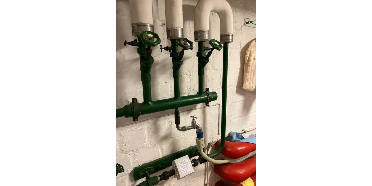 DUS, 4Zi. RMH, 110m² Wfl., 215m² Grd., Terr., Garten, Keller, Grg. 4 zimmer