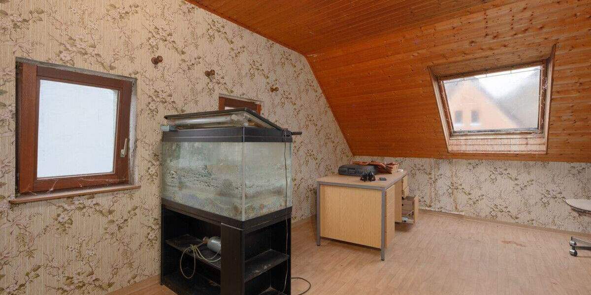 Einfamilienhaus Königsbach-Stein Königsbach - 7 Zimmer, 193 m&sup2;, 298.000&euro; | Angebot:24860353