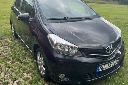 Toyota Yaris 104.000 km 6.666 € Königswinter 53639