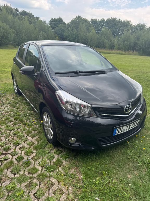Toyota Yaris 104.000 km 6.666 € Königswinter 53639