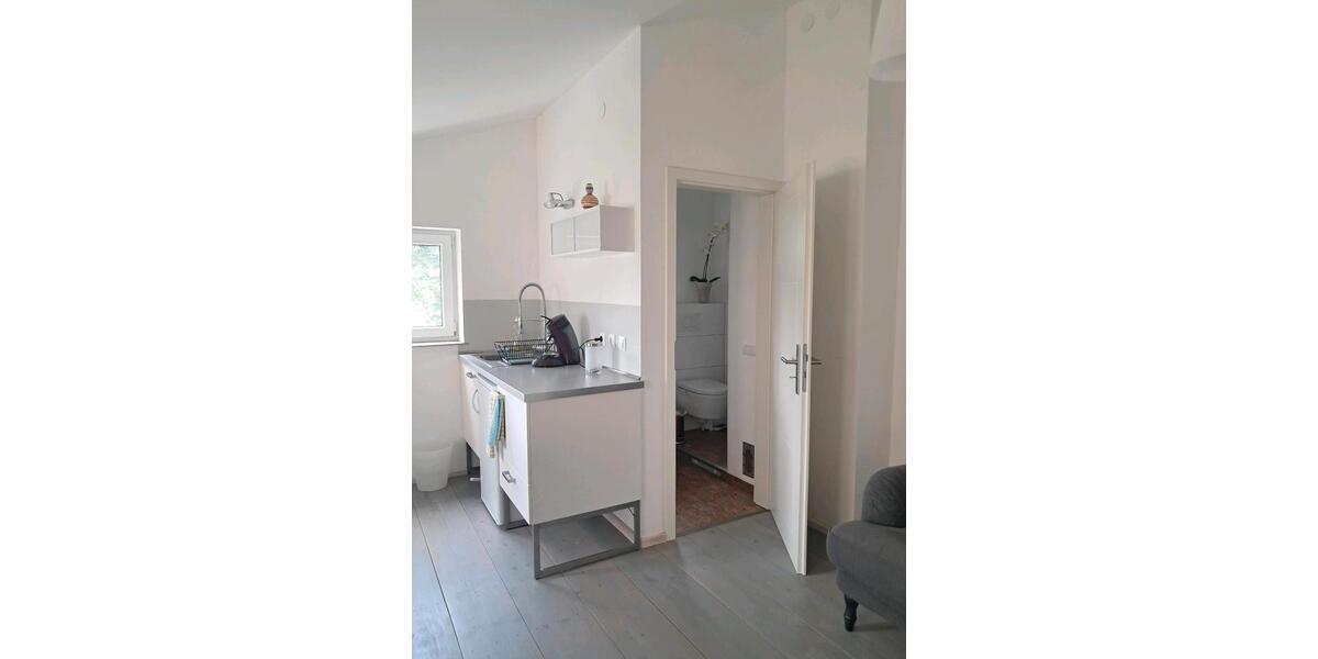 Dachgeschoßwohnung Bonn Poppelsdorf - 1 Zimmer, 32 m&sup2;, 780&euro; | Angebot:25843825